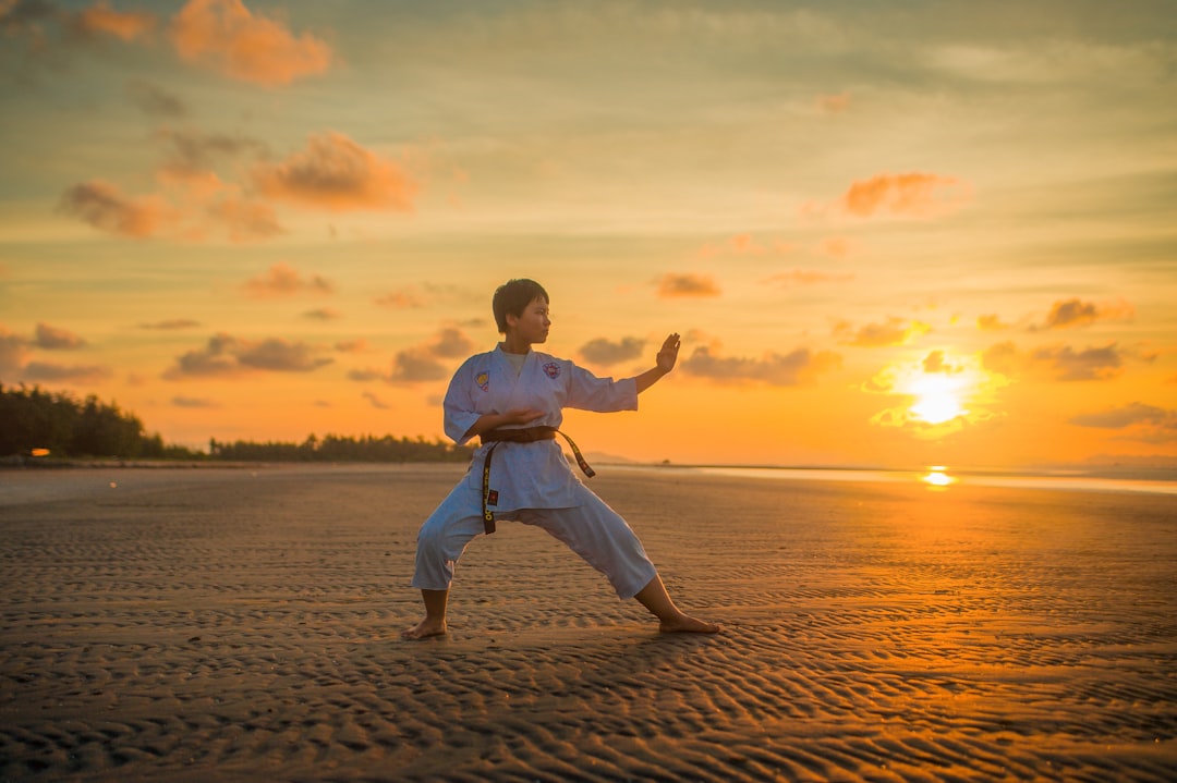 Art martial interne et structure du geste — photo Thao Lee / Unsplash