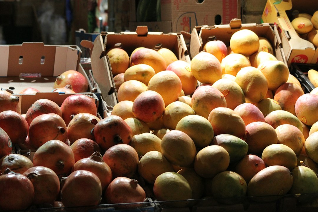 Produits naturels et bio sur un stand de marché